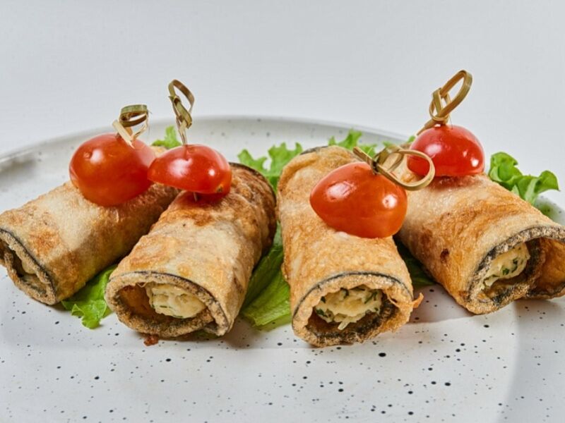Рулетики с сыром из баклажан