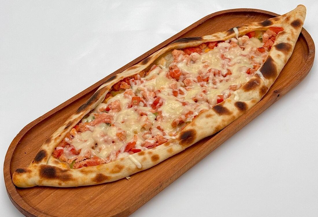 Пиде с курицей и сыром 