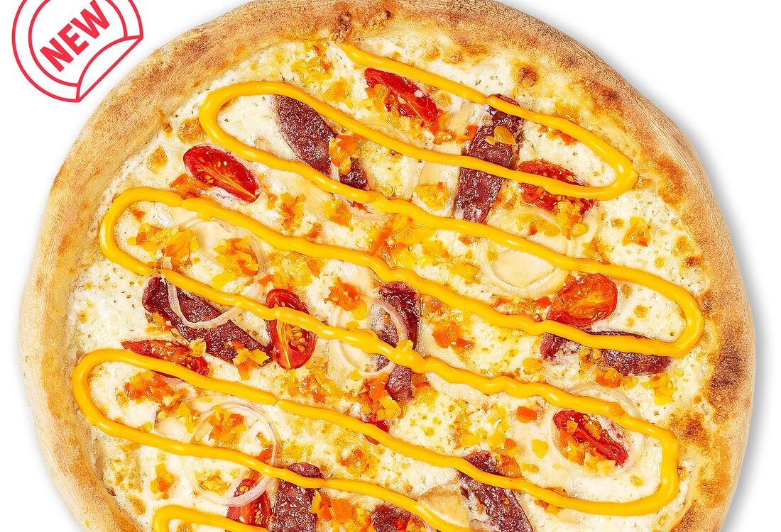 Пицца С колбасками и цыпленком