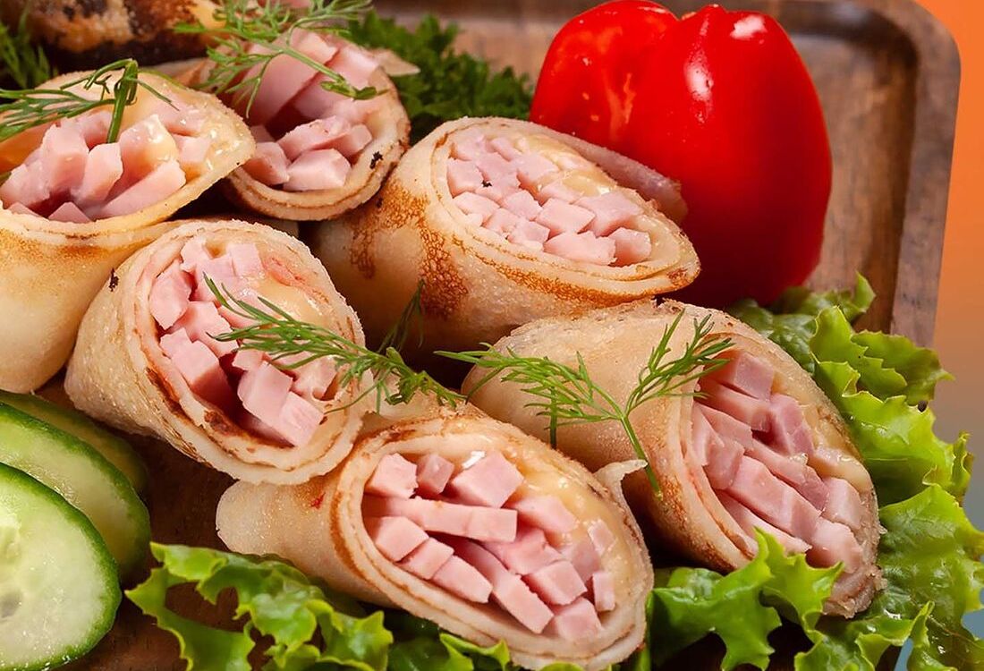 Домашние блинчики с ветчиной и сыром
