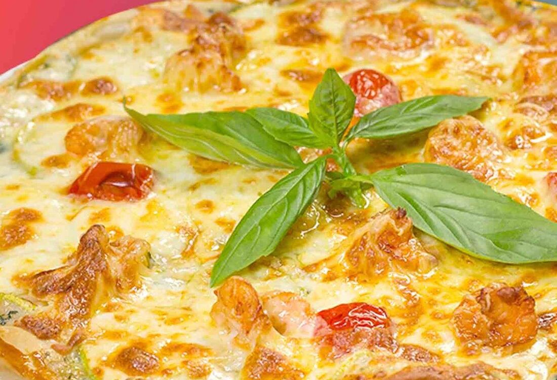 Пицца с цукини и креветкой