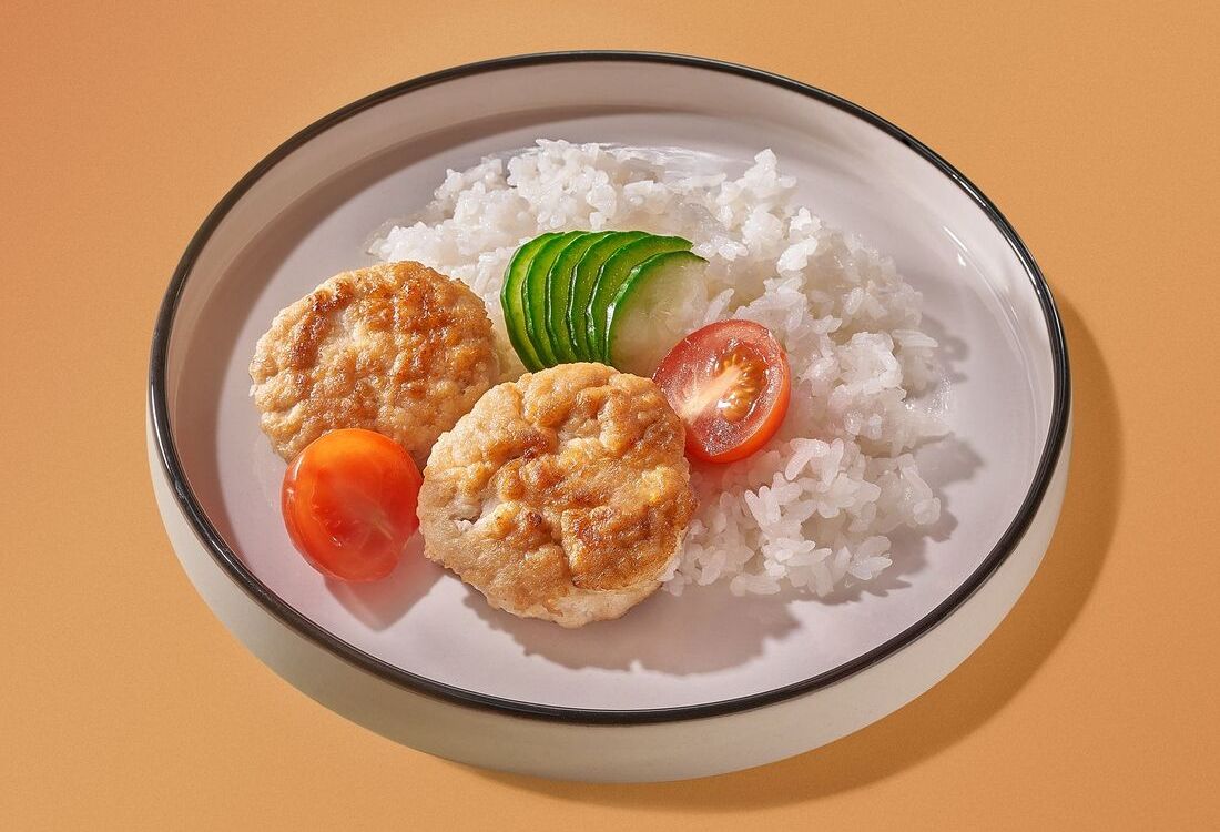Куриные котлеты с рисом