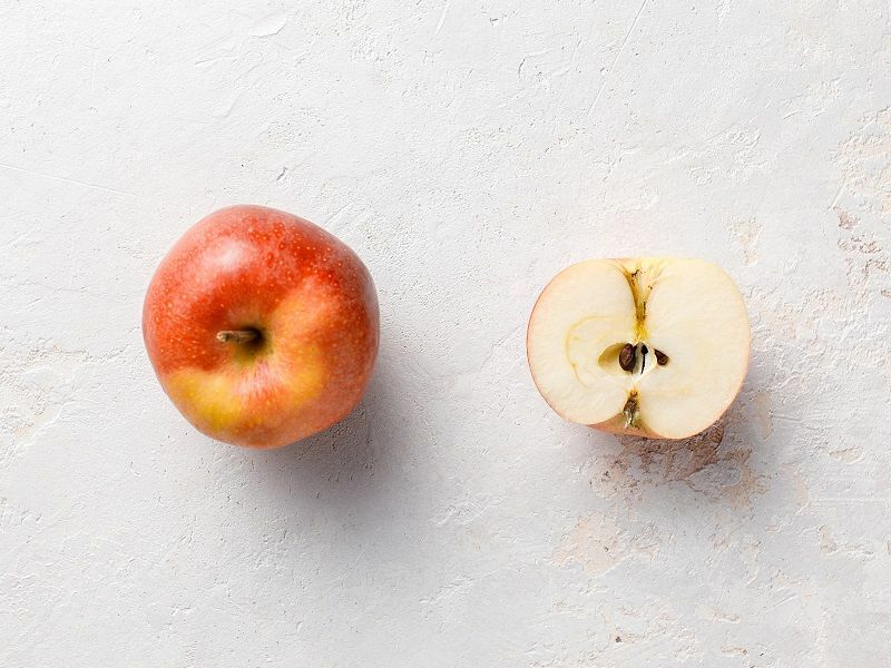 Свежевыжатый яблочный сок