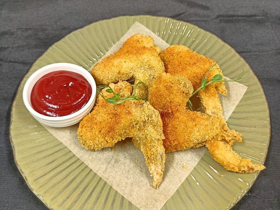 Крылышки куриные в сухарях