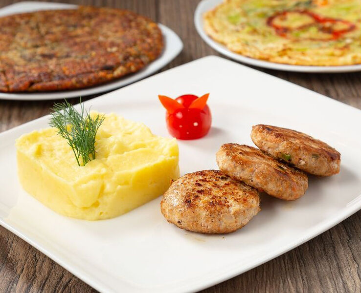 Картофельное пюре с котлетками