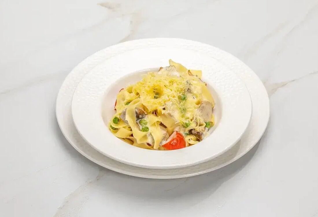 Паста с курицей и грибами Спагетти
