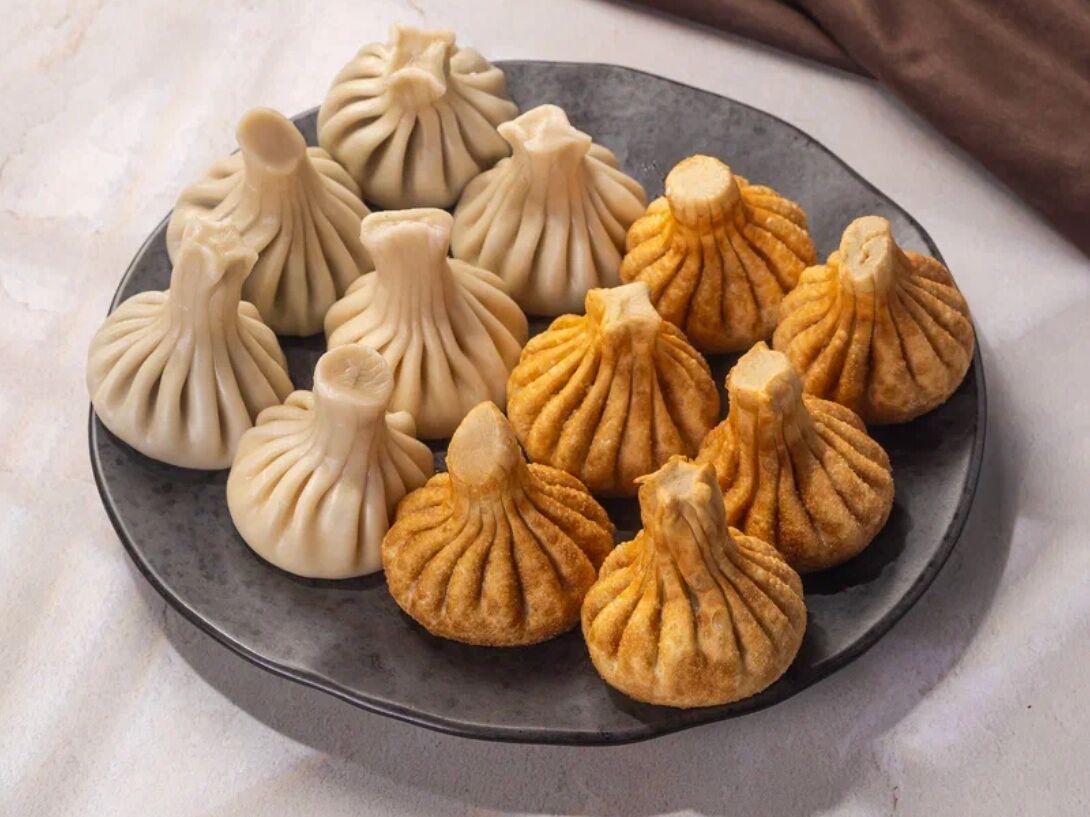 Хинкали с беконом и грибами жареные