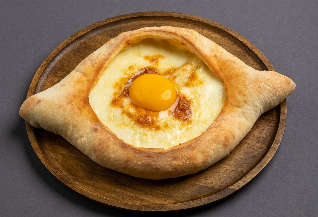 Хачапури по-аджарски