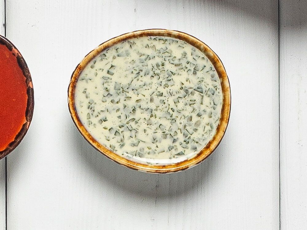 Мацони с зеленью