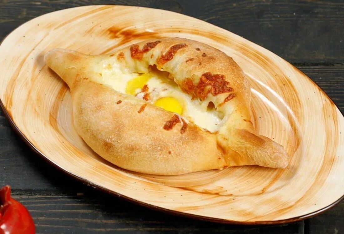 Хачапури по-аджарски с яйцом мини